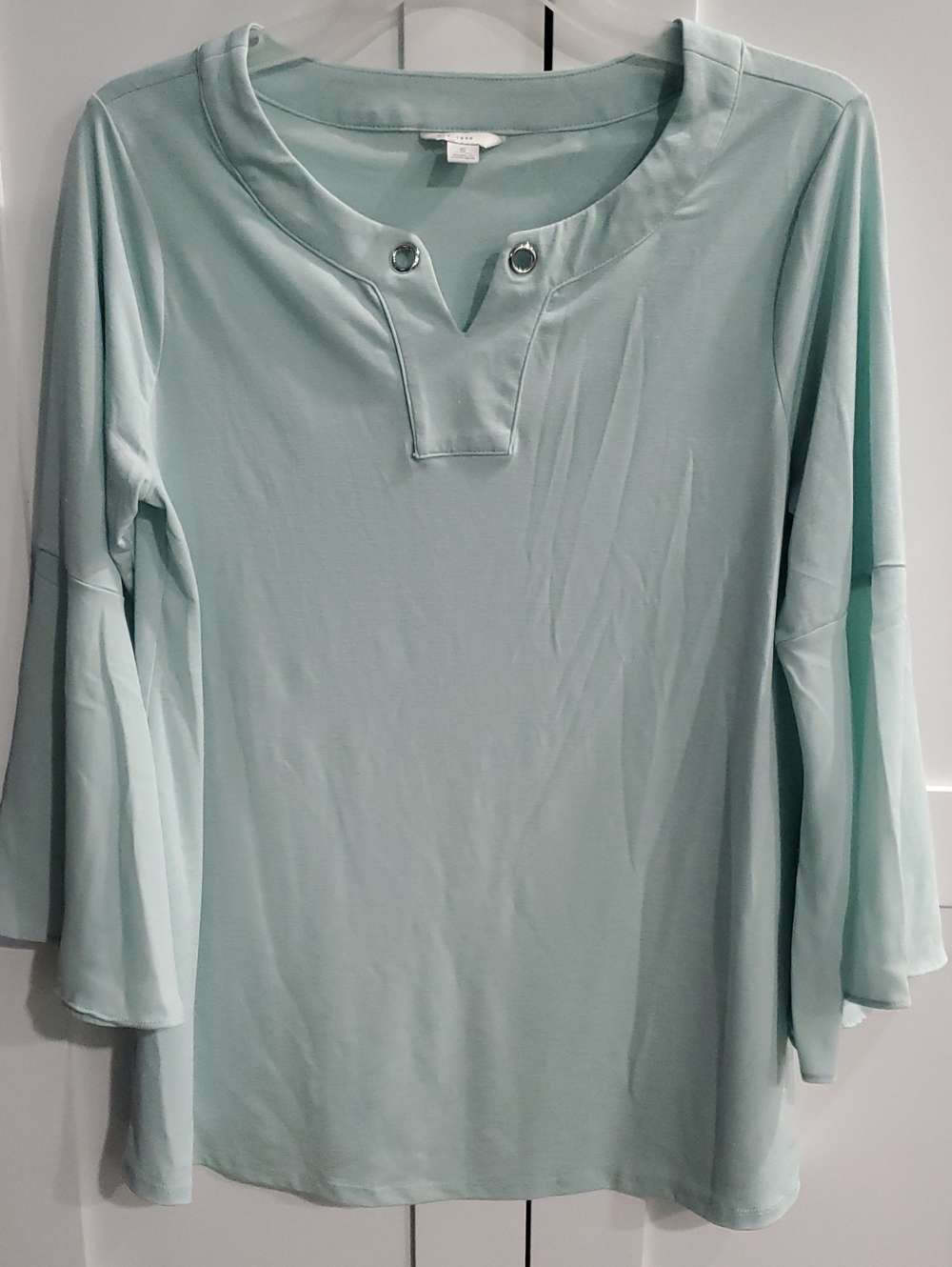 Women's Mint Split-Neck Long Sleeve Top with Grommet Detail